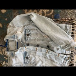 Jean distressed jacket